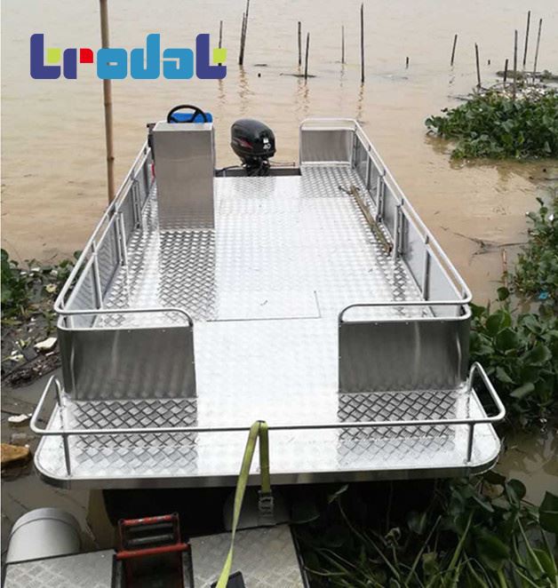 pontoon boat (2)